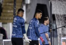 Quem será titular? Gabriel Brazão vai igualar João Paulo em jogos neste ano e gera debate para 2025