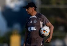 Atitude do Corinthians no clássico deixa Ramón confiante na luta contra o rebaixamento