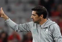 Abel Ferreira responde sobre futuro e coloca prazo para fim de ciclo no Palmeiras