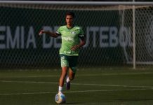 Palmeiras volta aos treinos, e Vitor Reis avança em tratamento