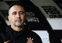 Justiça do Trabalho encerra ação em que Vítor Pereira cobrava mais de R$ 7,5 milhões do Corinthians