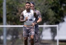 E o Palacios? Lateral avança em recuperação, mas segue sem previsão de retorno ao Corinthians