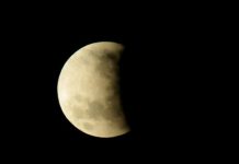 Como observar o eclipse parcial da Superlua nesta terça-feira?