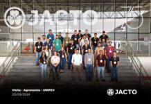 Estudantes de Agronomia da Unifev visitam à indústria Jacto