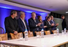 FEV homenageia professores e ex-presidentes da Instituição