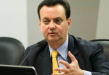 Com resistência de Bolsonaro a Kassab, Lula atua por apoio de PSD em 2026