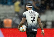 Memphis se declara ao Corinthians e diz: “Lutando para levar o clube de volta para onde ele pertence”