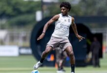 Corinthians treina e projeta confronto direto contra o Athletico-PR: “Estamos preparados”