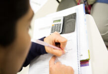 Sebrae-SP realiza curso de gestão financeira em parceria com a ACV