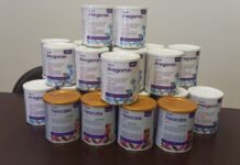 Mãe de ex-pacientes doa fórmula infantil para Santa Casa