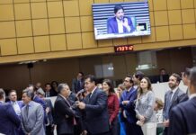 Proibição de celular em escolas é aprovada na Alesp