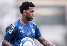 Gil vive momento decisivo na carreira e dá sinais de que jogará mais uma temporada no Santos