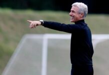 Santos mantém otimismo e aguarda resposta de Castro; estafe do treinador prega cautela