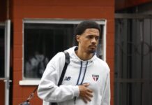 Jamal Lewis é cortado da seleção da Irlanda do Norte por lesão e inicia tratamento no São Paulo
