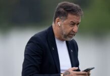 Eliminação aumenta cobrança interna para que Corinthians corte gastos na temporada de 2025