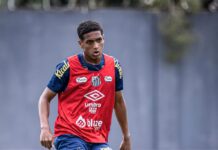Jornal destaca interesse de Barcelona e Chelsea em Souza, que negocia renovação com o Santos
