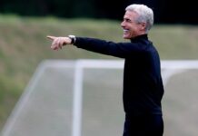 Santos entra em semana decisiva por novo técnico; Luís Castro viaja a Dubai sem futuro definido