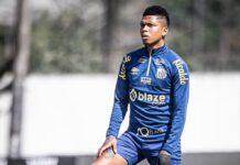 Santos rescinde contrato com atacante Billy Arce