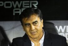 Gustavo Quinteros vira o plano A do Santos para a vaga de técnico