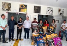 Unifev doa ração para ONGs protetores de animais independentes