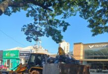 Praça São Bento: Prefeitura executa limpeza e adota medidas para acabar com descarte de lixo