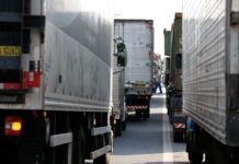 Preocupados com preço do diesel, caminhoneiros marcam reunião dia 8