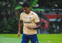 São Paulo anuncia renovação de contrato do volante Luiz Gustavo