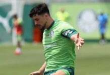 Palmeiras finaliza preparação para encarar o Santos; Piquerez treina com bola