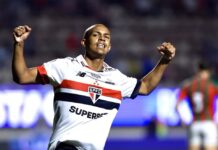 Ryan Francisco vive mês mágico no São Paulo e chega ao profissional com poder de decisão