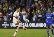 Noite de estreias: Cruzeiro e São Paulo ficam no empate em Orlando