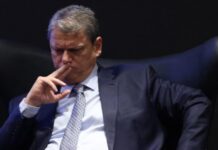 Após pesquisa, Tarcísio volta a dizer que não disputará presidência em 2026