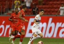 São Paulo desgasta titulares e vê pressão sobre time e Zubeldía aumentar antes de clássico
