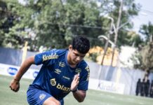 Promessa paraguaia trabalha com o elenco profissional do Santos