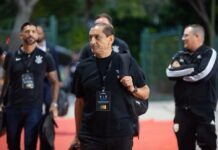 Ramón Díaz vê oscilação e explica tropeço do Corinthians na Venezuela: “Deixamos de correr”