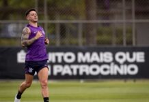 Gramado sintético e precaução: entenda por que Garro desfalca o Corinthians no Dérbi