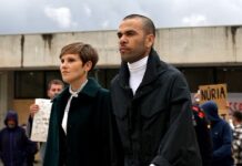 Daniel Alves é absolvido de acusação de agressão sexual após revogação de sentença