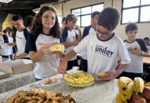 Alunos dos oitavos anos do Colégio Unifev concluem projeto “Alimentação Saudável” com palestra e café da manhã especial