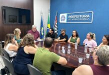 Projeto que prevê avanços na tabela salarial de professores e educadores é enviado à Câmara