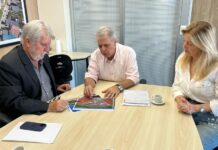 Desfavelamento: Jorge Seba se reúne na CDHU para acompanhamento da obra