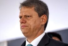 Não dá para a polícia prender o mesmo ladrão 35 vezes, diz Tarcísio