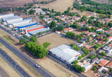 Prefeitura leva escolinha gratuita de futebol de campo ao distrito de Simonsen