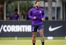 Memphis volta a trabalhar com bola, e Ramón faz testes de olho no Dérbi
