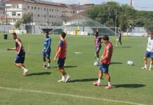 Deivid Washington volta a trabalhar com o elenco, mas Neymar segue fora