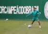 Paulinho treina com grupo antes de viagem; Veiga avança em recuperação
