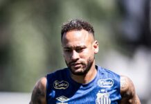 Caixinha comanda treino tático, e Neymar faz trabalho físico no gramado