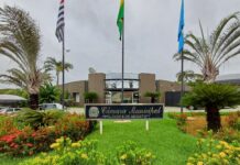 Câmara abre pregão de quase R$90 mil para trocar três mastros com bandeiras