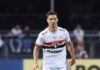 Cédric Soares tem novo contrato com o São Paulo registrado no BID da CBF