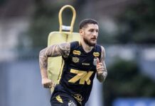 Zé Rafael e Souza evoluem e participam de parte de atividade contra o sub-20