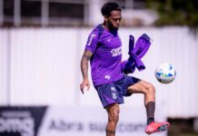 Corinthians encerra preparação para enfrentar Racing no Uruguai