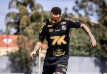 Neymar faz atividade no campo; Furch é reintegrado ao elenco